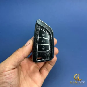 کاور ریموت کی ام سی T8 و J7 و جک S5 نیو طرح چرم مشکی نقره‌ای – نمای جلو