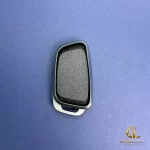 کاور ریموت برلیانس H300C طرح چرم مشکی با حاشیه نقره‌ای، نمای پشت